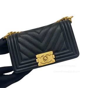 Chanel Le Boy Bag small in black Grained Chevron with Brushed GHW