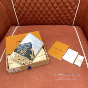 Louis Vuitton Mountain Green Passport Cover M3A084